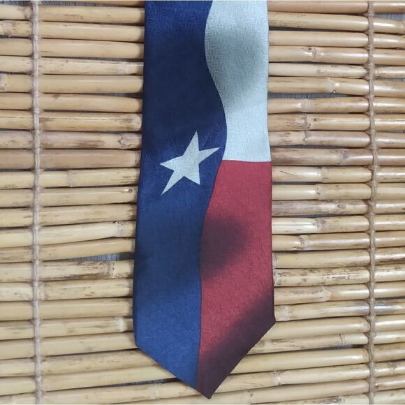 EUC VINTAGE RALPH MARLIN 1998 Red/White/Blue w/Star TEXAS Flag 100% Silk Tie - Picture 8 of 10